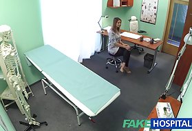 拉丁色情明星救了这个家伙