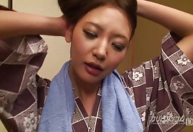 闷热的家庭美女喜欢贱人