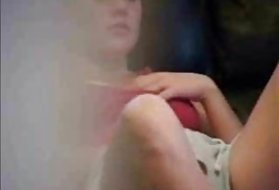 肥胖成熟的宝贝做了一个男人的背部按摩，并诱惑他他妈的