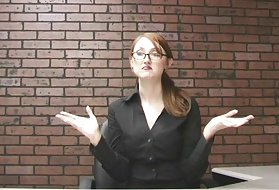 老年人和年轻女同性恋者不会停止与成员进行良好的肛交
