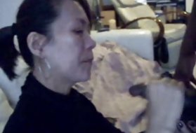 疯狂的德国女士zadolbili两个勇敢的医生:)